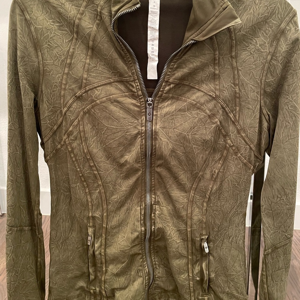 Lululemon Woman’s Jacket